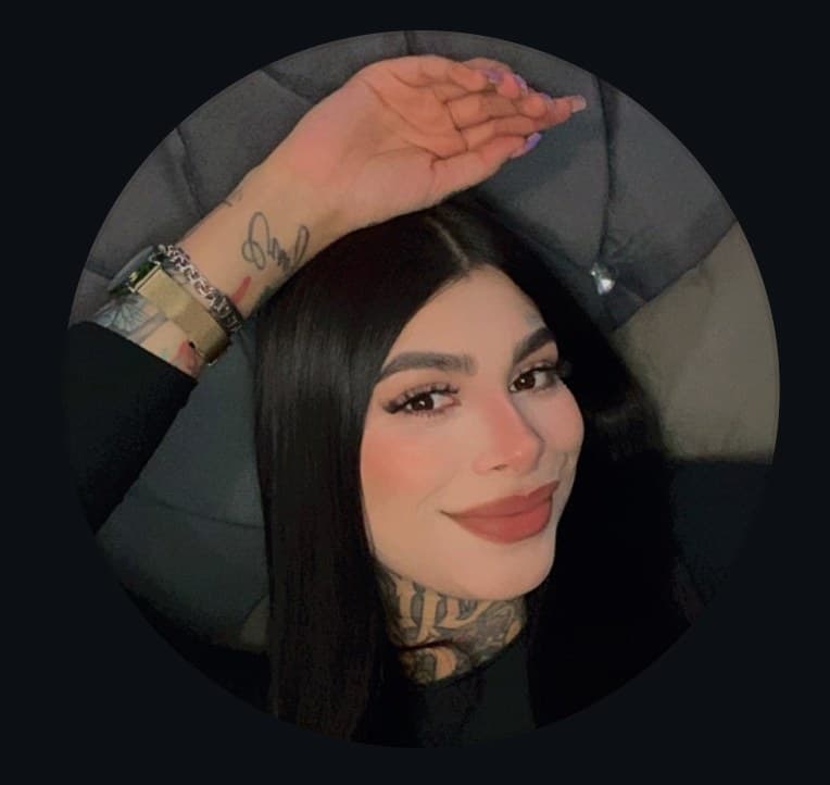 About Laura Bravos